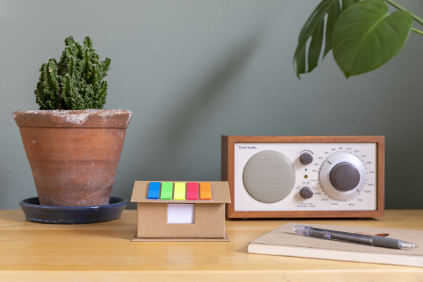 House memo holder