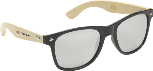 Sunglasses with bamboo arms